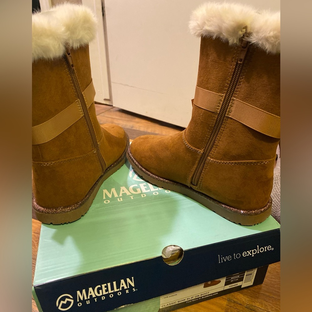 Magellan Outdoors Tan Boots with Faux Fur and Bow - Picture 4 of 8
